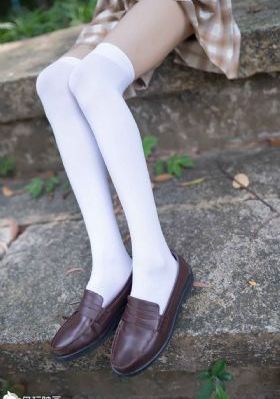 丰满的女教师