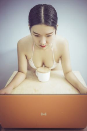 少妇又滑又紧又嫩的刺激频道