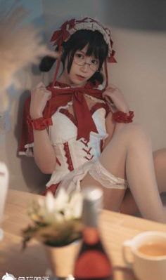 异国女人在巴黎