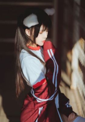 春潮烂漫海潮红