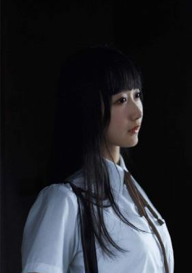 孤零飘落燕